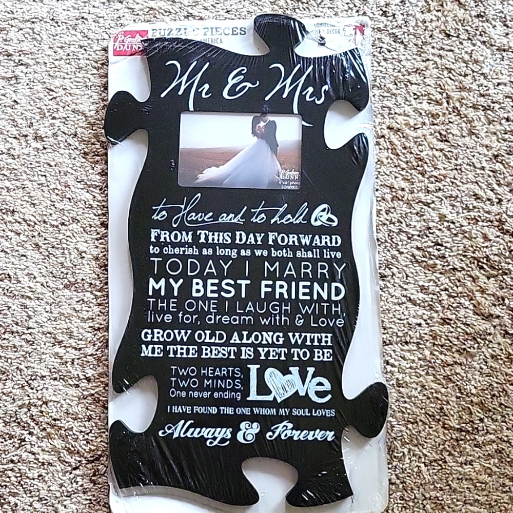 Wedding Photo Frame - Mr &  Mrs connectable puzzle piece